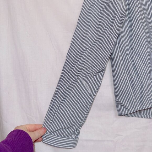 Dress Forum Blue White Striped Long Sleeve Button Up Tie Front Shirt size medium - Picture 2 of 7